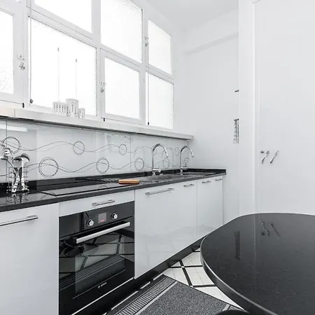 Promenade - Stunning Sea View Apartment *