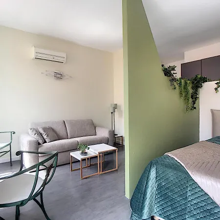 Palais Gioffredo Place Massena Appartement *