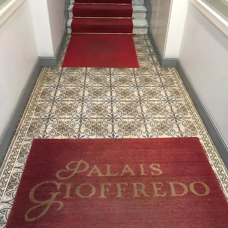 Palais Gioffredo Place Massena Appartement *