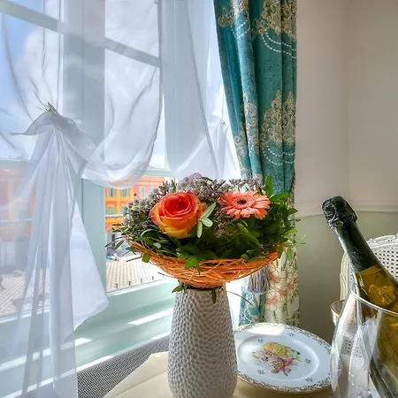 Aba Luxury B E B Couette-café Nice
