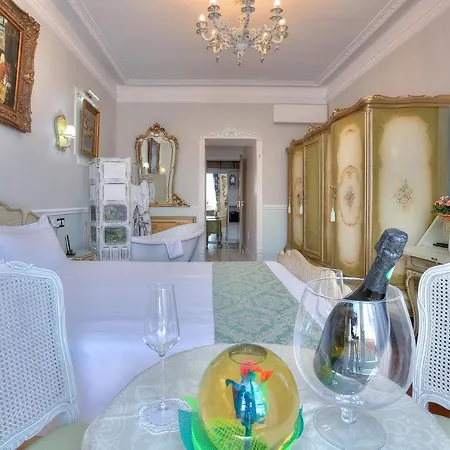 Couette-café Aba Luxury B E B Nice