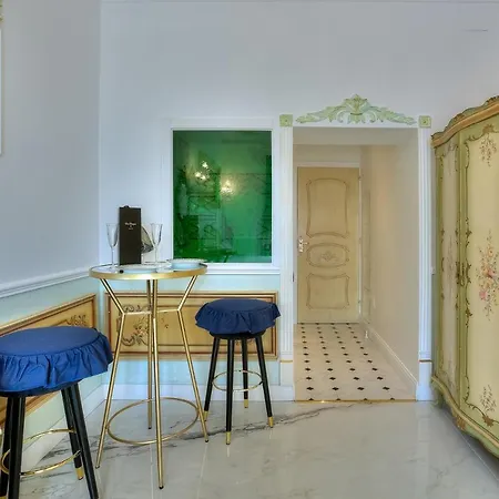 Aba Luxury B E B Couette-café Nice