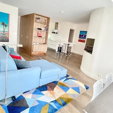Luxurious 2 Bedrooms Apartment, 30 Meter From * Nice