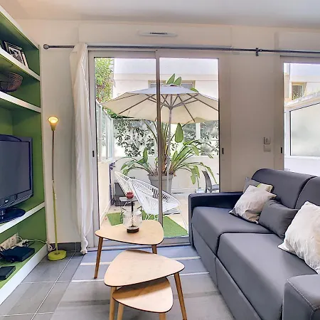 Nestor&jeeves - Berlioz Patio - - Residential Area - Patio 20m Appartement