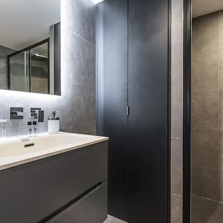 10 Segurane - Magnifique Mezzanine - Port De Appartement *