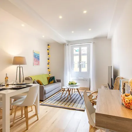 Jj8 - Magnifique 3pieces, Entierement Renove, Clim, Vieux-nice Appartement Nice