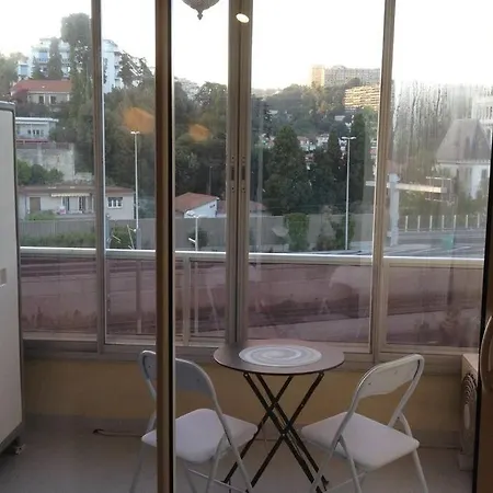 Beau à 50m De La Appartement *
