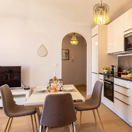 Appartement Providence - Elegant F3, Vue Incroyable, Balcon,ascenseur, Wifi *