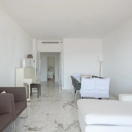 Appartement 3 Pièces Vue Et Piscine Quartier Parc Impérial