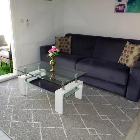 9 Avenue De Carras Appartement *