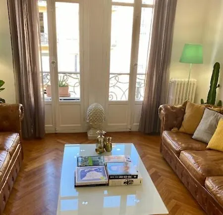 Appartement Au Centre De Nice