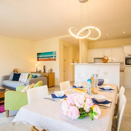 Le Foch Ap4244 By Riviera Homes Appartement