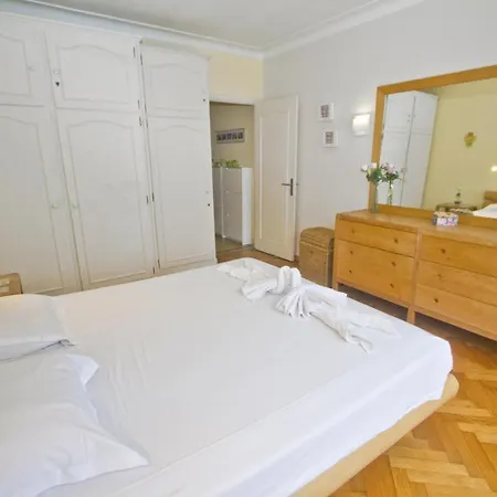Top Floor Miramar Sea Front Appartement