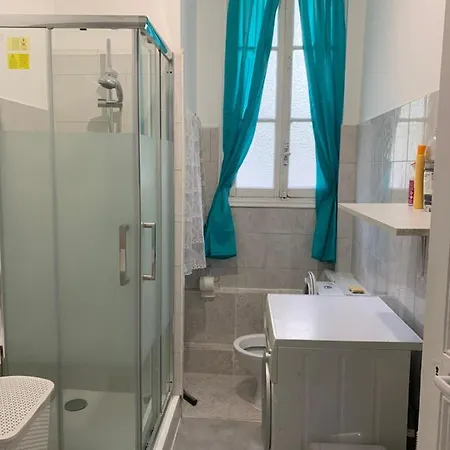 2 Jolies Chambres Centre Nice A 50 Euros Par Chambre Guest house Nice