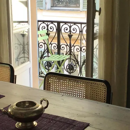 Modern, Traditional , Bright And Stylish Appartement