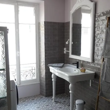 Appartement Modern, Traditional , Bright And Stylish