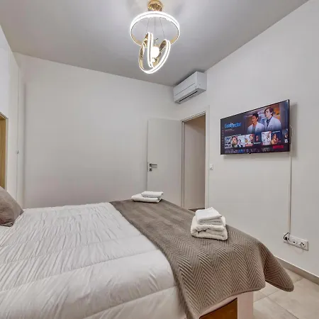 Vibes, Indoor Parking & Air Conditioning Apartment Nice