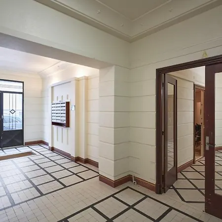 Sunlight - Daffia - Beautifully Renovated Studio, Pad In Nice