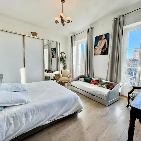 Spacious 3 Bedroom Flat Center - Magnificent View Appartement *