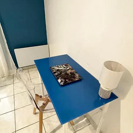 Joli Spacieux à 3 Min à Pied De La Appartement