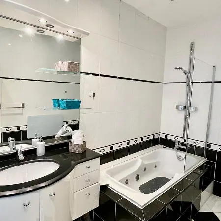Appartement Joli Spacieux à 3 Min à Pied De La