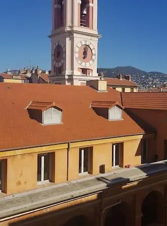 Studette En Plein Cœur Du Vieux