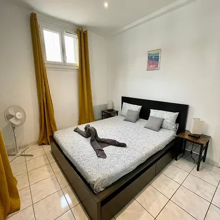 Joli Spacieux à 3 Min à Pied De La Appartement