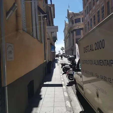 Appartement Studette En Plein Cœur Du Vieux Nice