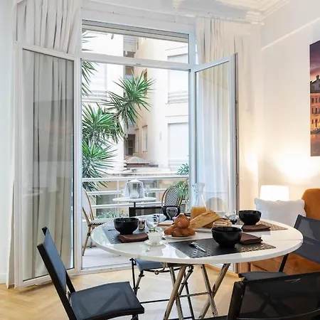 Appartement Promenade, 2pièces Chic Et Clim Avec Terrasse Location éligible Au Bail Mobilité Mobility Lease *