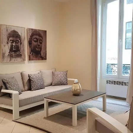 Aston - Centre Massena Apartment