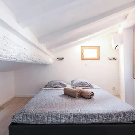 Appartement Gilly 4 - Exceptional 2beds, Sea View, Modern,a/c, Old Town