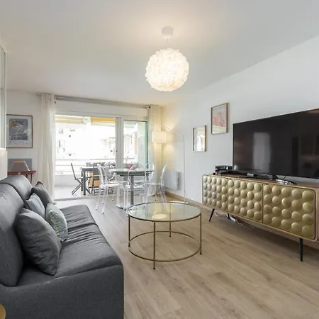 Large 2 Bdr At Port Appartement