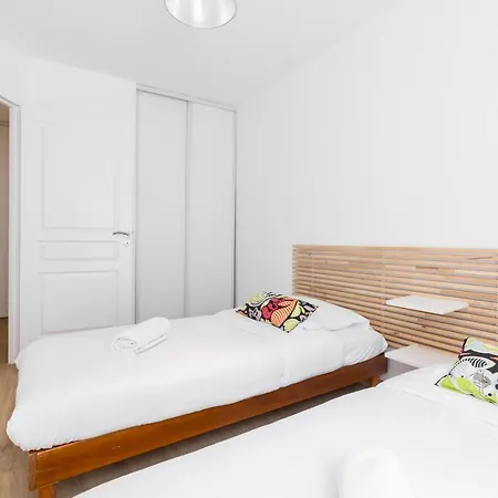 Large 2 Bdr At Port Appartement