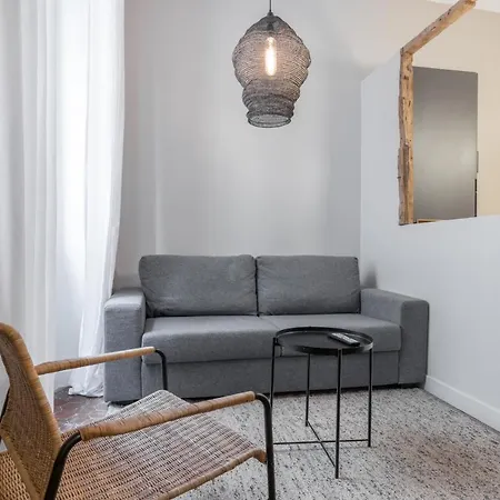 Charming 2 Bdr Old Town * Nice