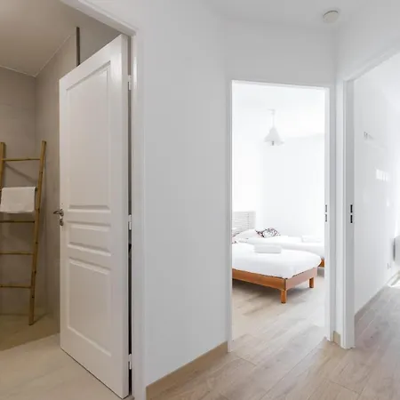 Large 2 Bdr At Port Appartement Nice