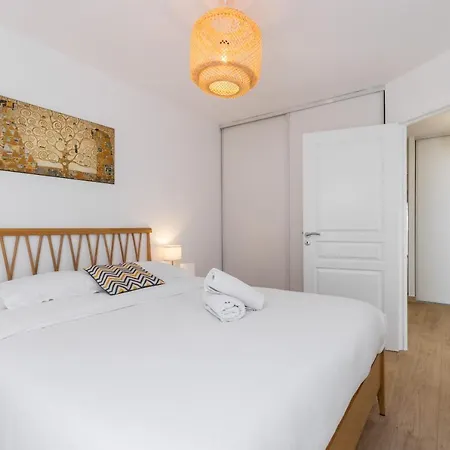 Appartement Large 2 Bdr At Port Nice