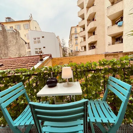 Renting - Paganini - Spacious - 2 Bedrooms - King Bed - Bathtub - Heart Of Appartement *