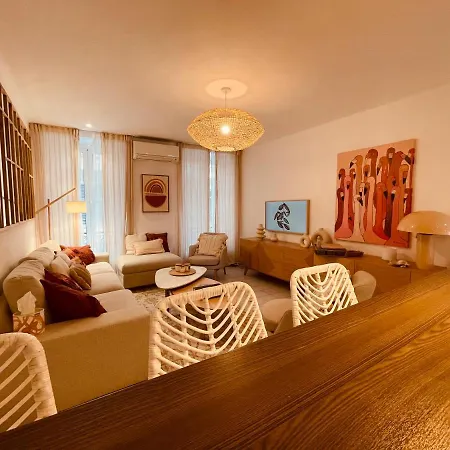 Renting - Paganini - Spacious - 2 Bedrooms - King Bed - Bathtub - Heart Of Nice