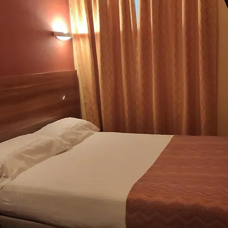 Share Mini-hôtel Nice