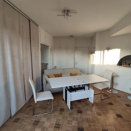 Studio Terrasse Vue à 1min De La Et Tram Appartement Nice