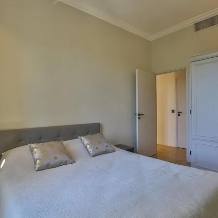 Appartement Balcon Vue Coulée Verte. Luxe Plein Cœur De