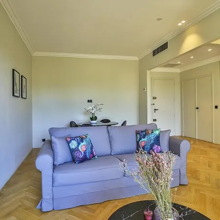 Appartement Balcon Vue Coulée Verte. Luxe Plein Cœur De Nice