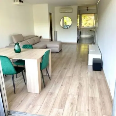 Appartement En Résidence Avec Piscine, Cinéma *