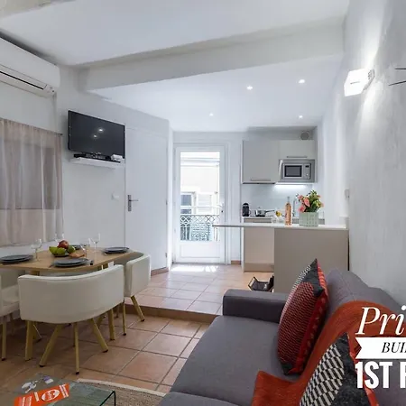 Private Building, 4 Apts, Unique At Nice- Old Town Appartement Nice