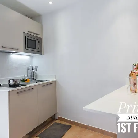 Private Building, 4 Apts, Unique At Nice- Old Town Appartement *