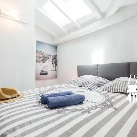 Private Building, 4 Apts, Unique At Nice- Old Town Appartement *