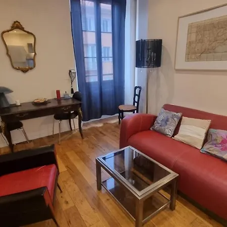 Appartement En Plein Cœur De Vieille *