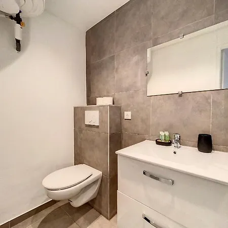 Appartement Studio à 100 M De La Mer *