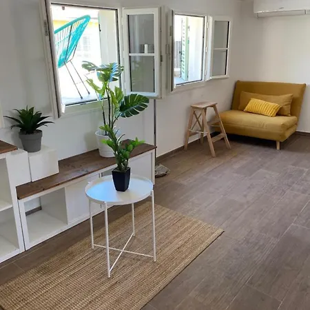 Cozy With Terrace - Old Town Appartement *
