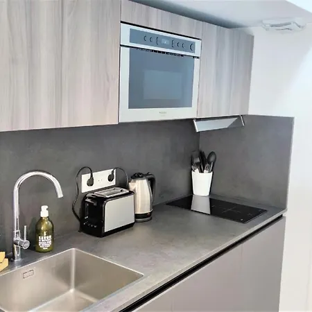 Appartement Delille Centre 14 *